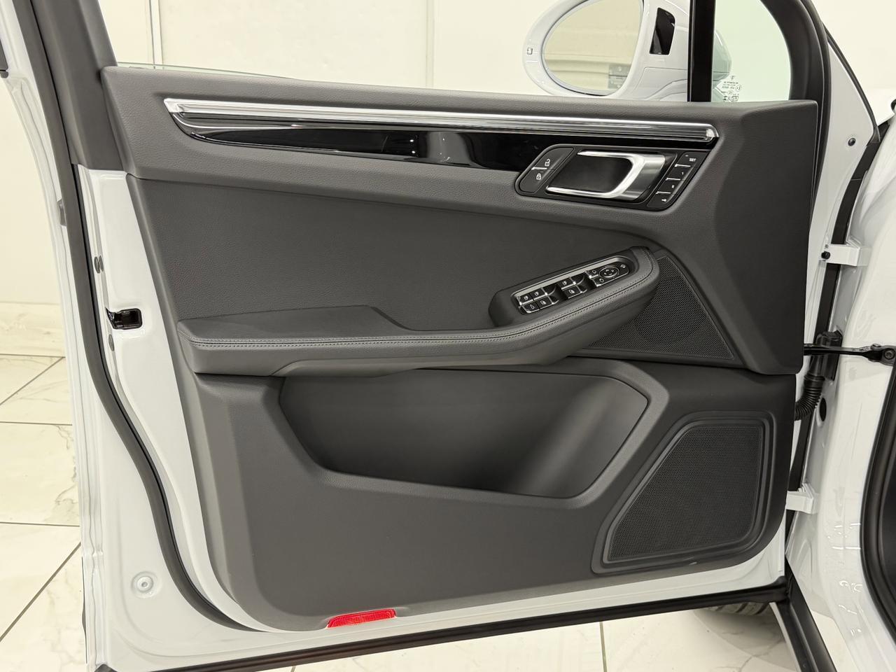 2026 Porsche Macan Newark DE