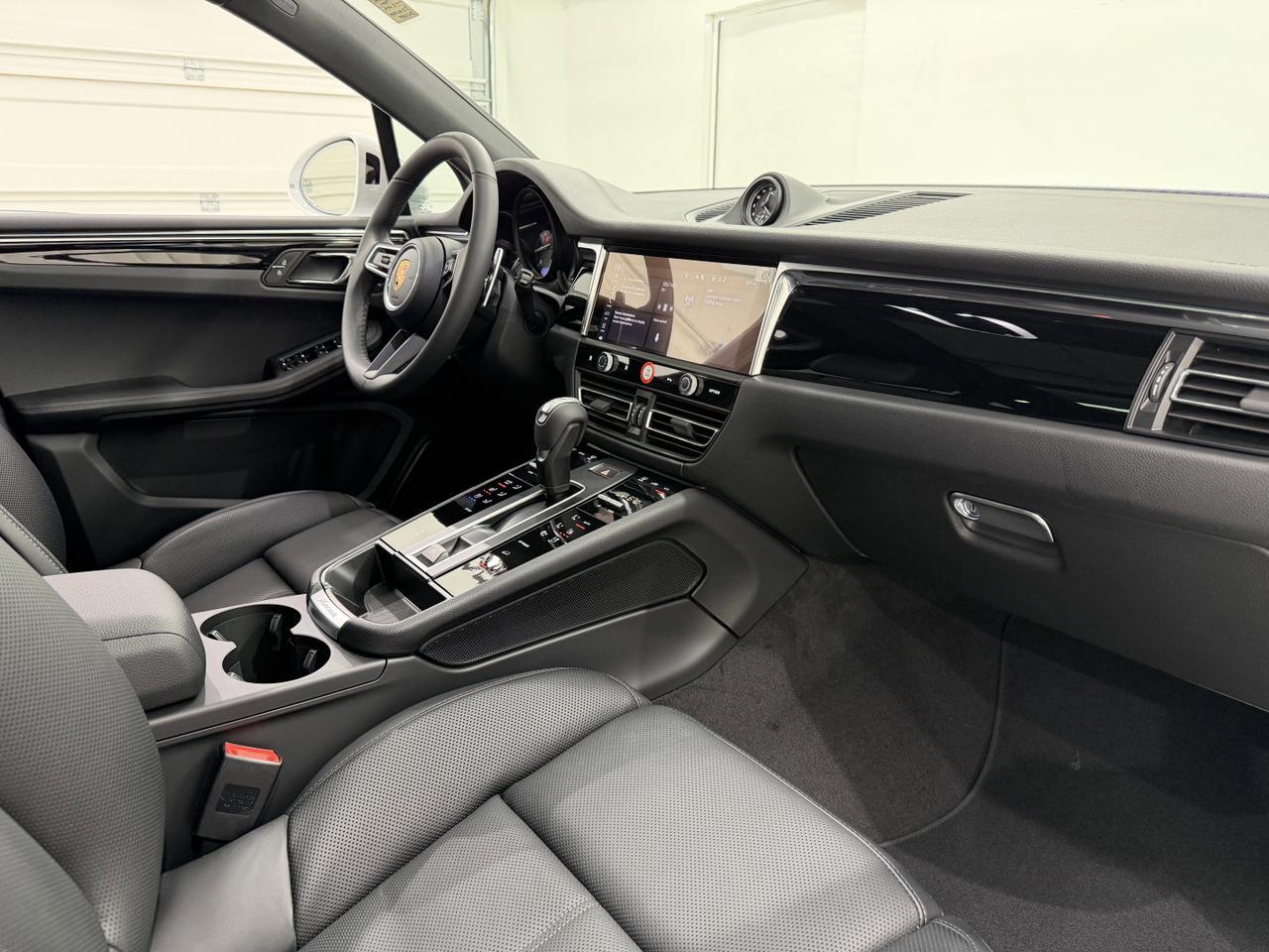 2026 Porsche Macan Newark DE