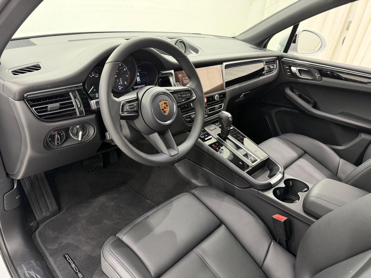2026 Porsche Macan Newark DE