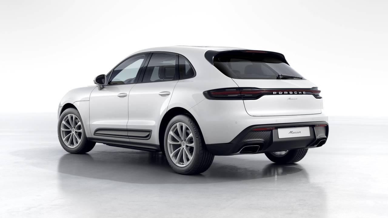 2026 Porsche Macan T photo 3