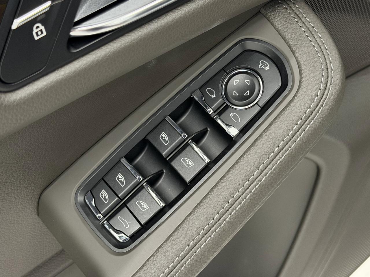 2026 Porsche Macan Newark DE