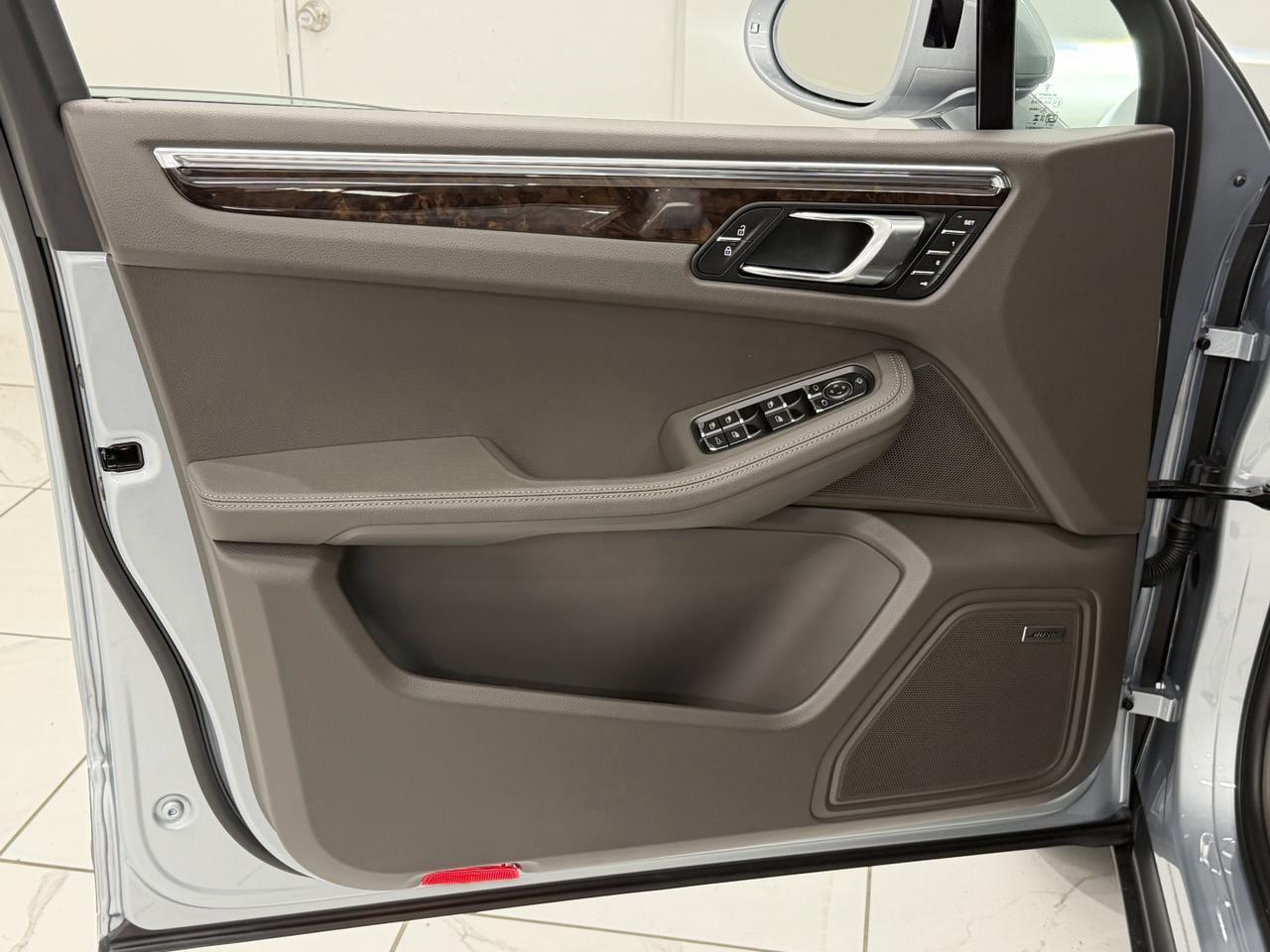 2026 Porsche Macan Newark DE