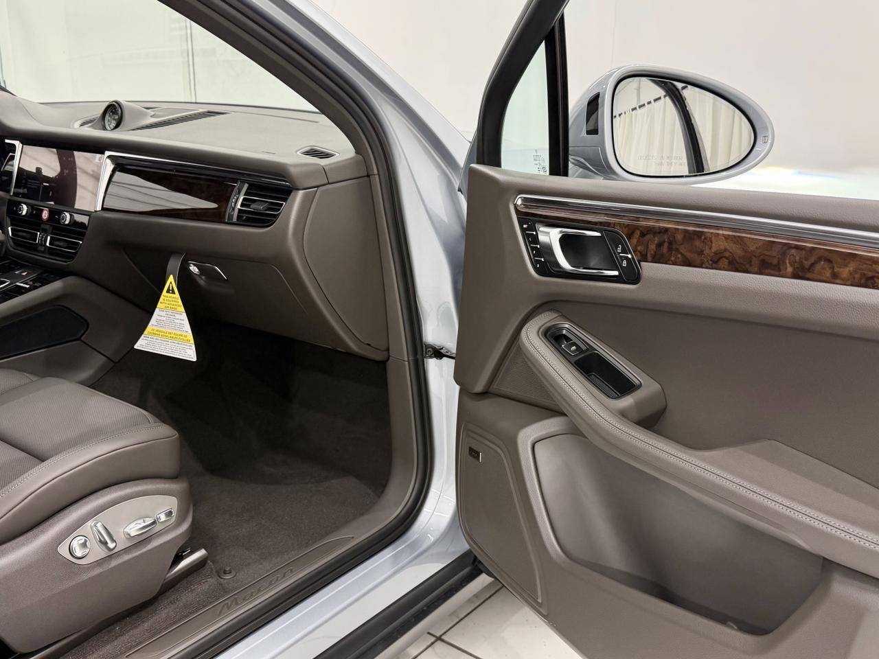 2026 Porsche Macan Newark DE