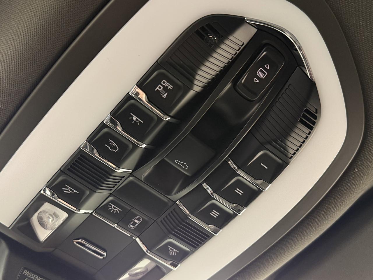 2026 Porsche Macan Newark DE