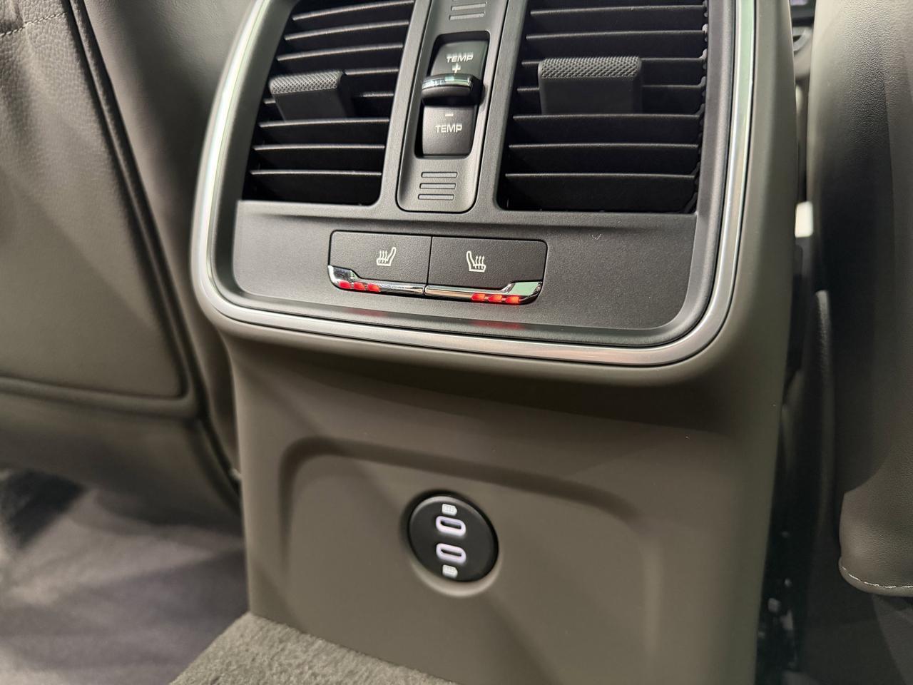 2026 Porsche Macan Newark DE