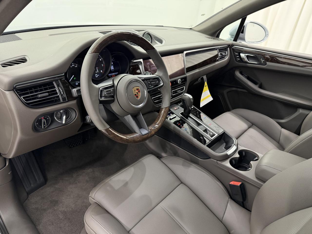 2026 Porsche Macan Newark DE