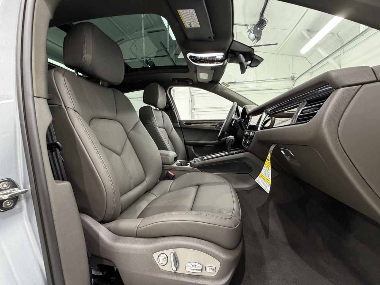 2026 Porsche Macan Newark DE