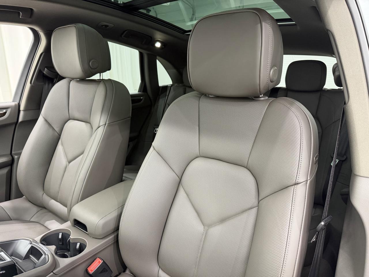 2026 Porsche Macan Newark DE