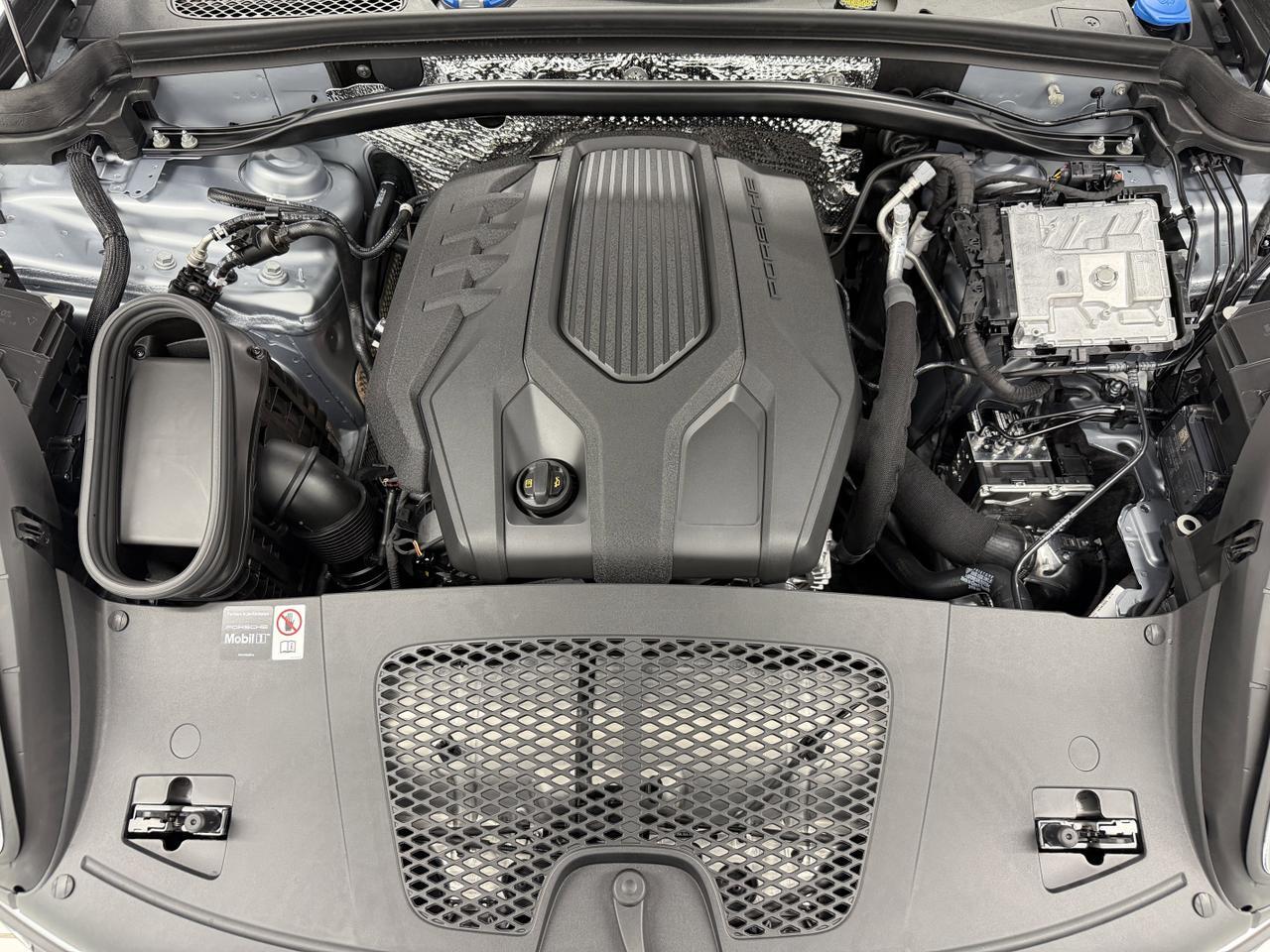 2026 Porsche Macan Newark DE