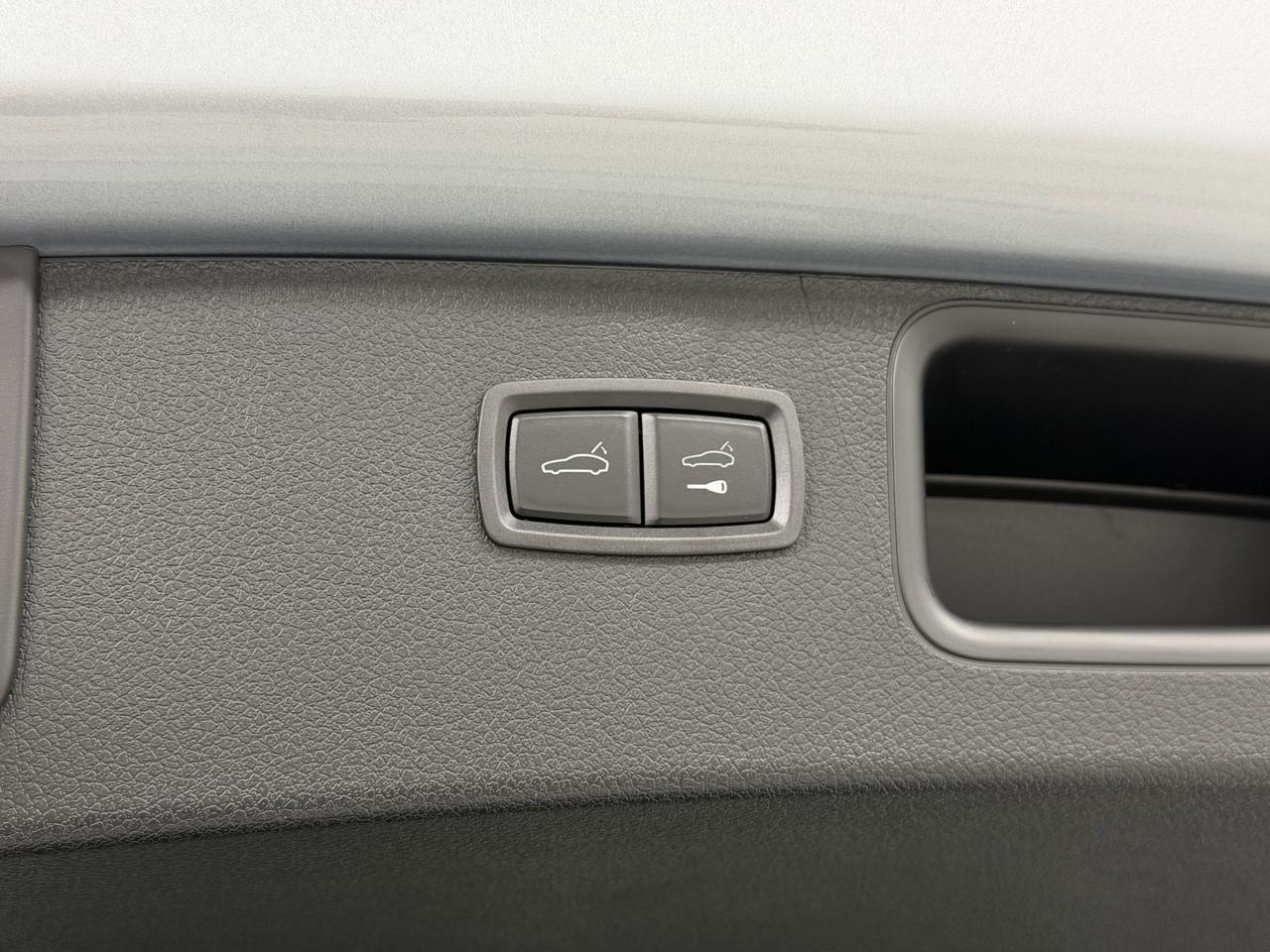 2026 Porsche Macan Newark DE