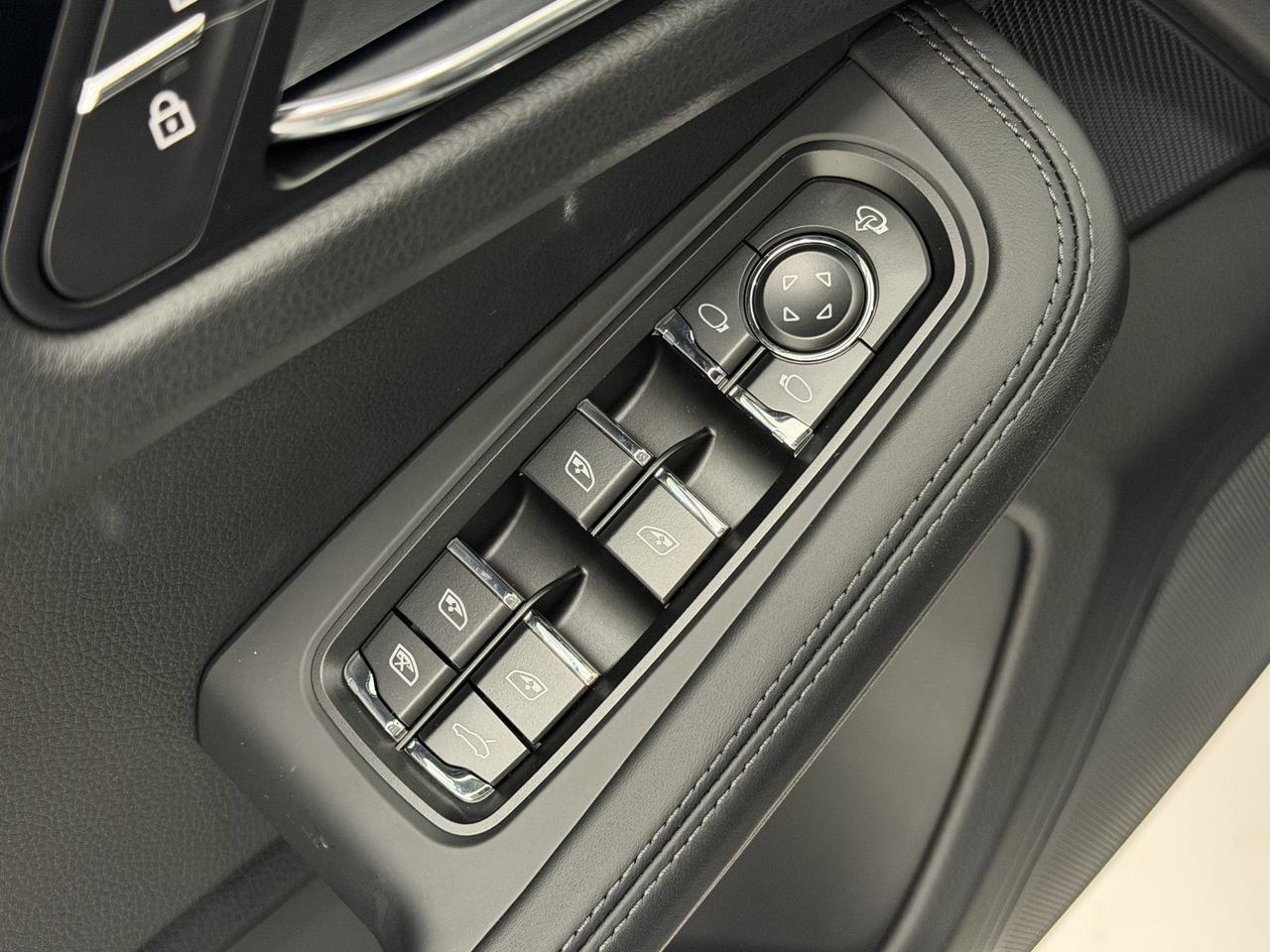 2026 Porsche Macan Newark DE