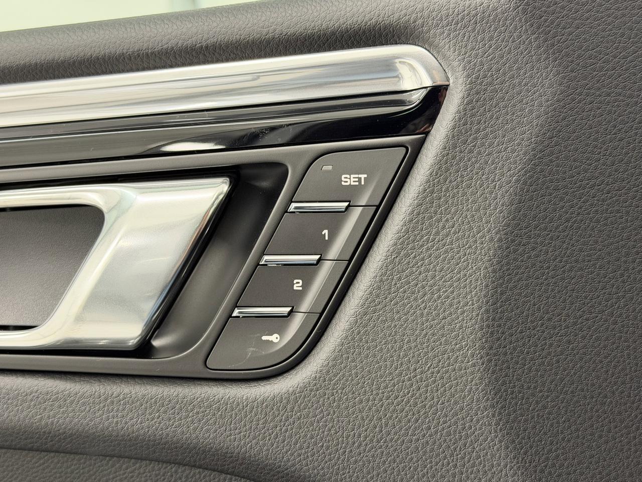 2026 Porsche Macan Newark DE