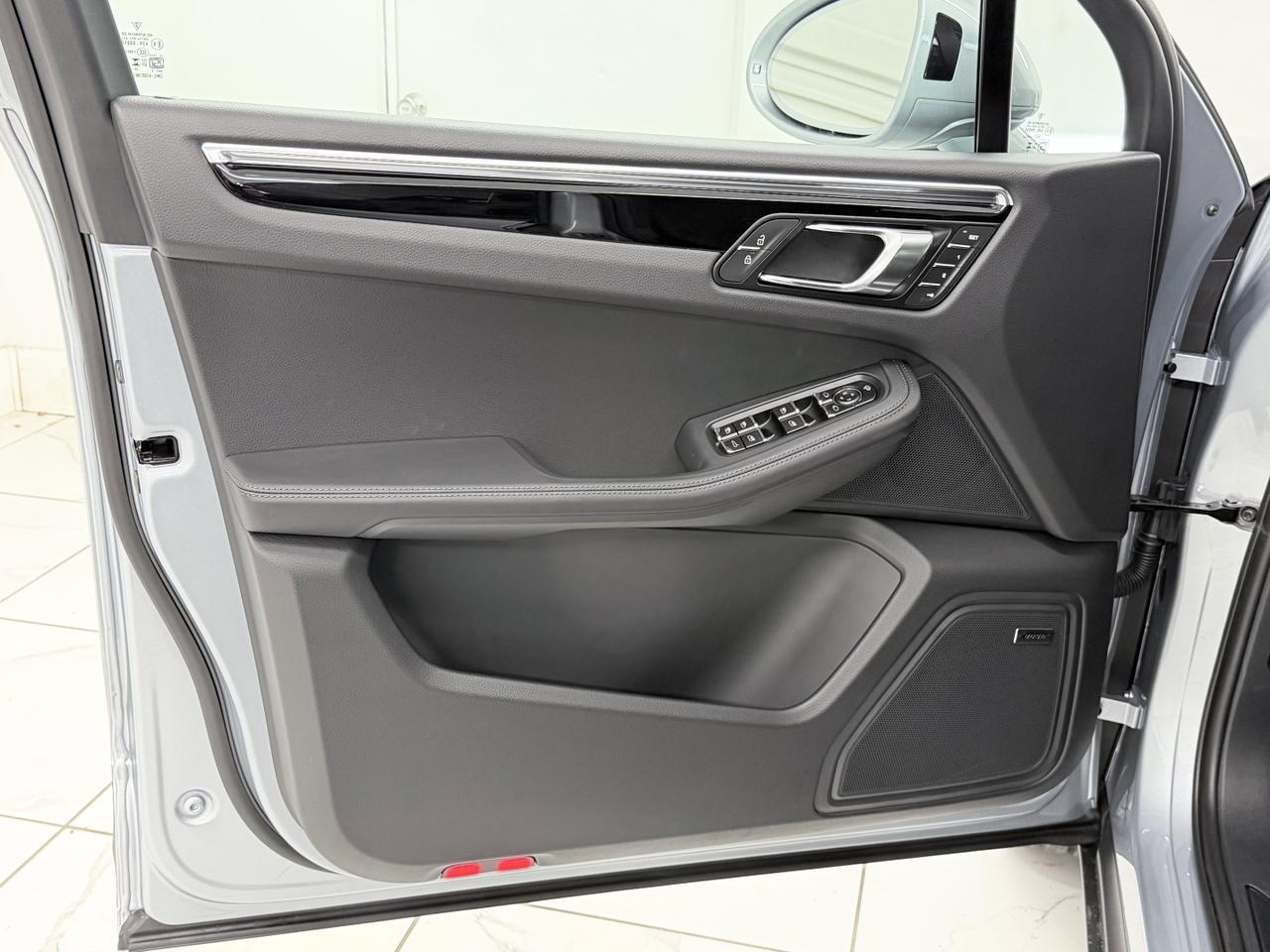 2026 Porsche Macan Newark DE