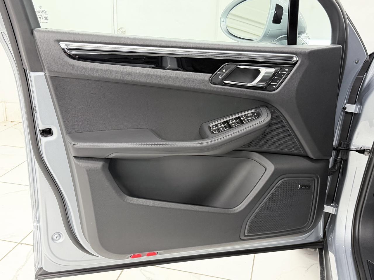 2026 Porsche Macan Newark DE