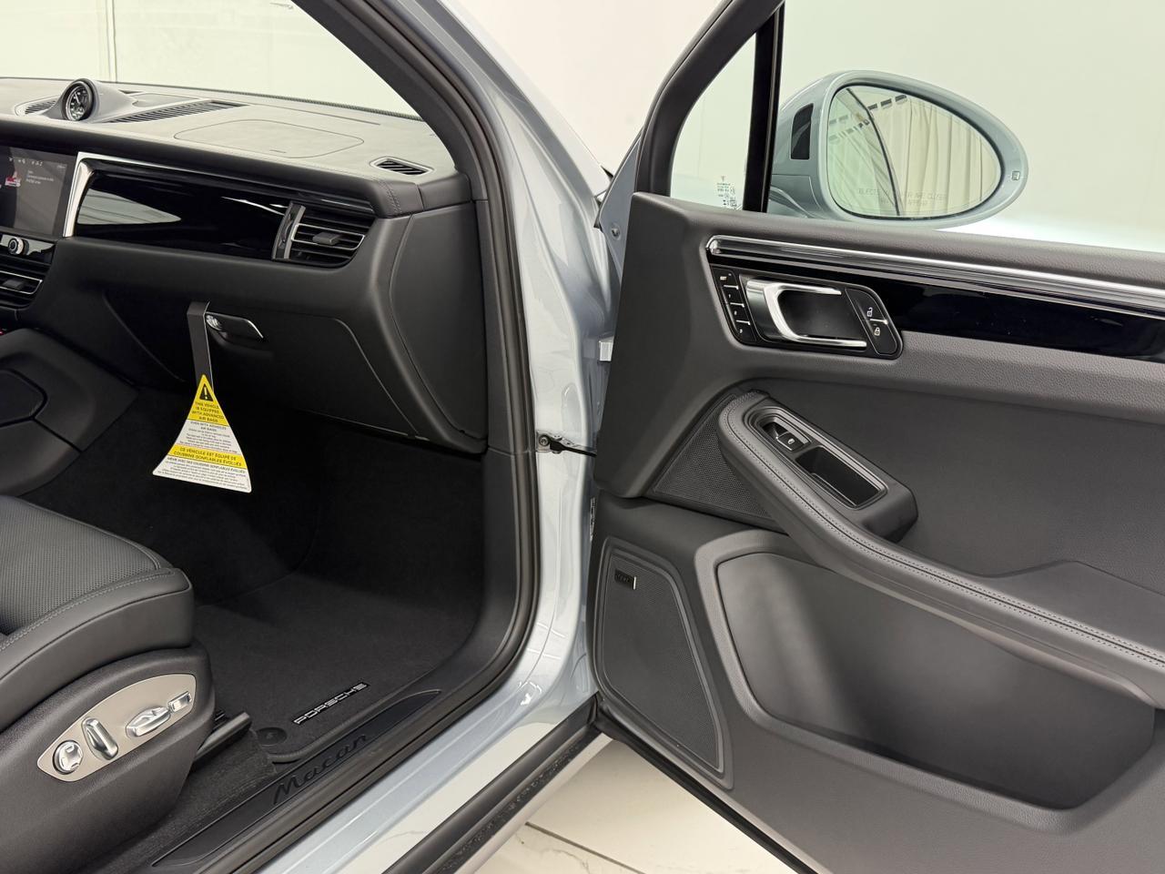 2026 Porsche Macan Newark DE