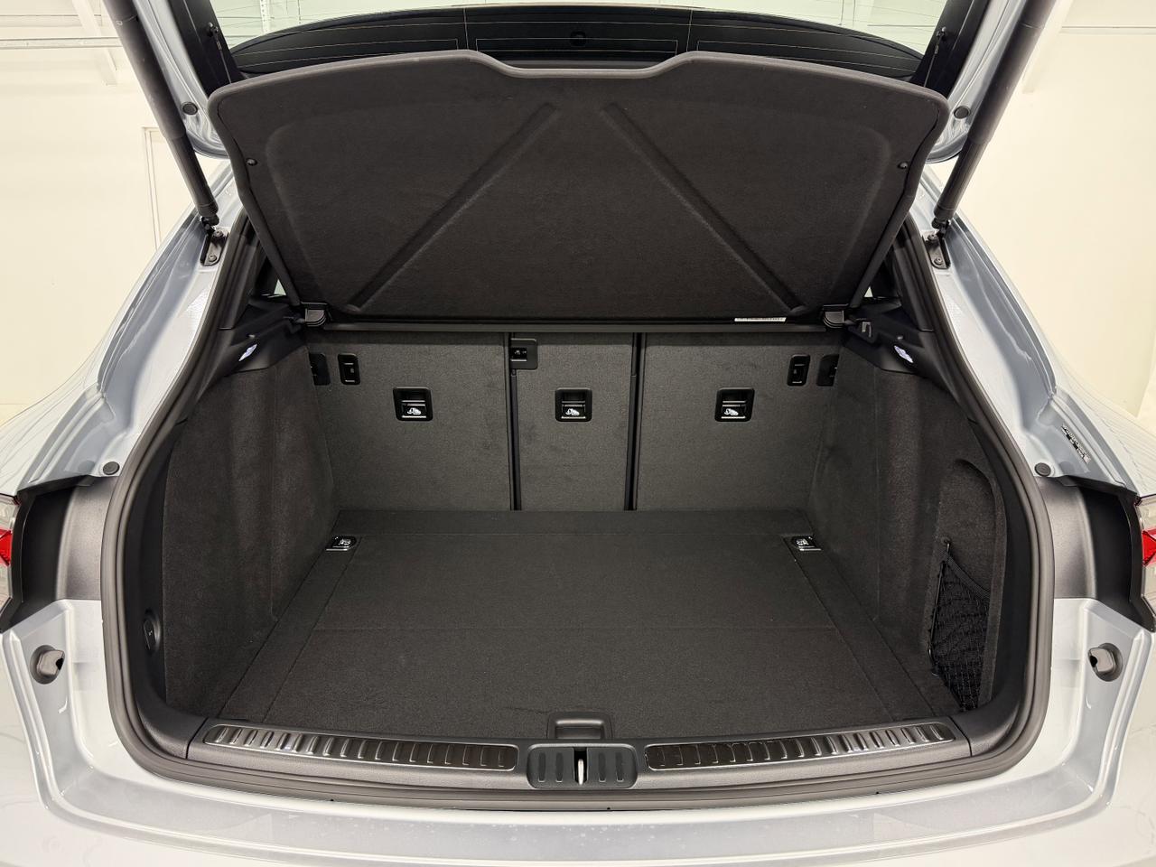 2026 Porsche Macan Newark DE