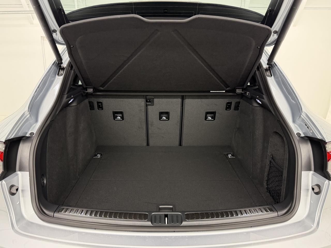 2026 Porsche Macan Newark DE