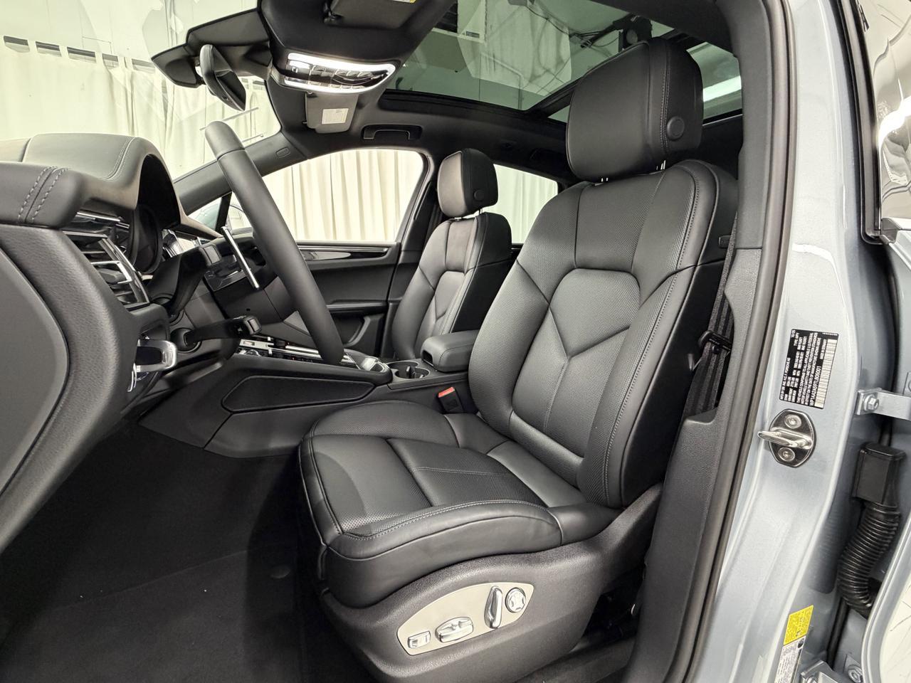 2026 Porsche Macan Newark DE