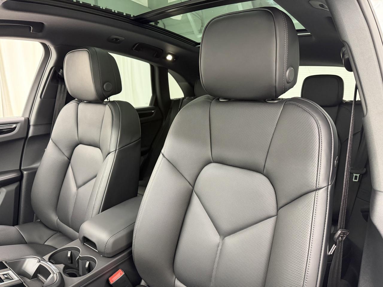 2026 Porsche Macan Newark DE