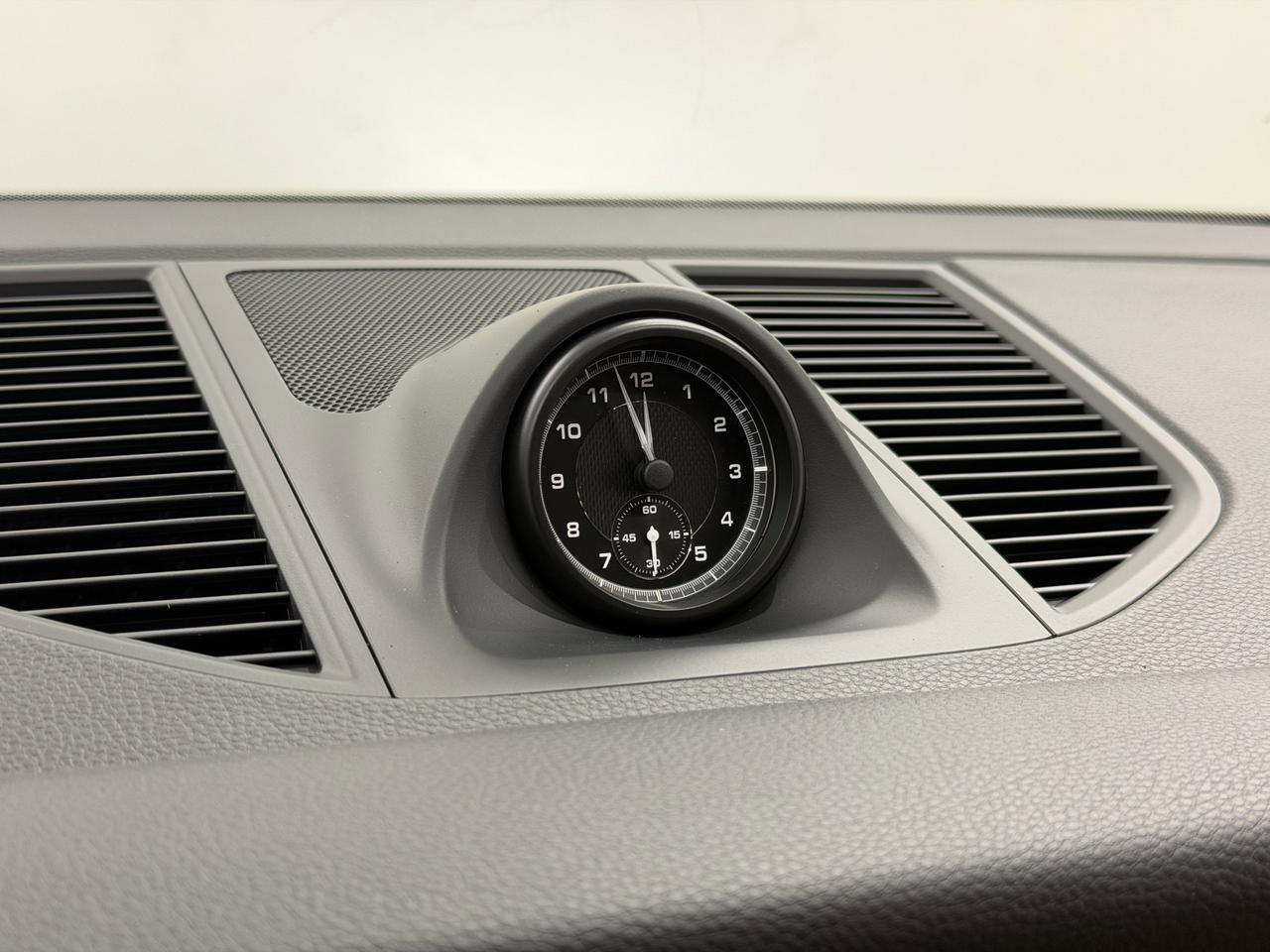 2026 Porsche Macan Newark DE