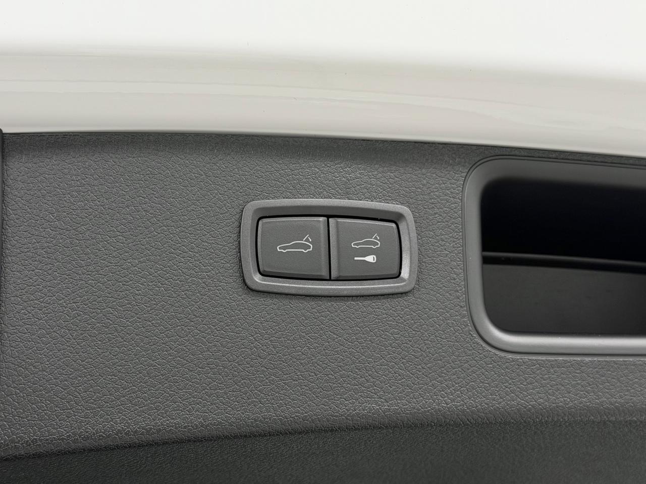 2026 Porsche Macan Newark DE