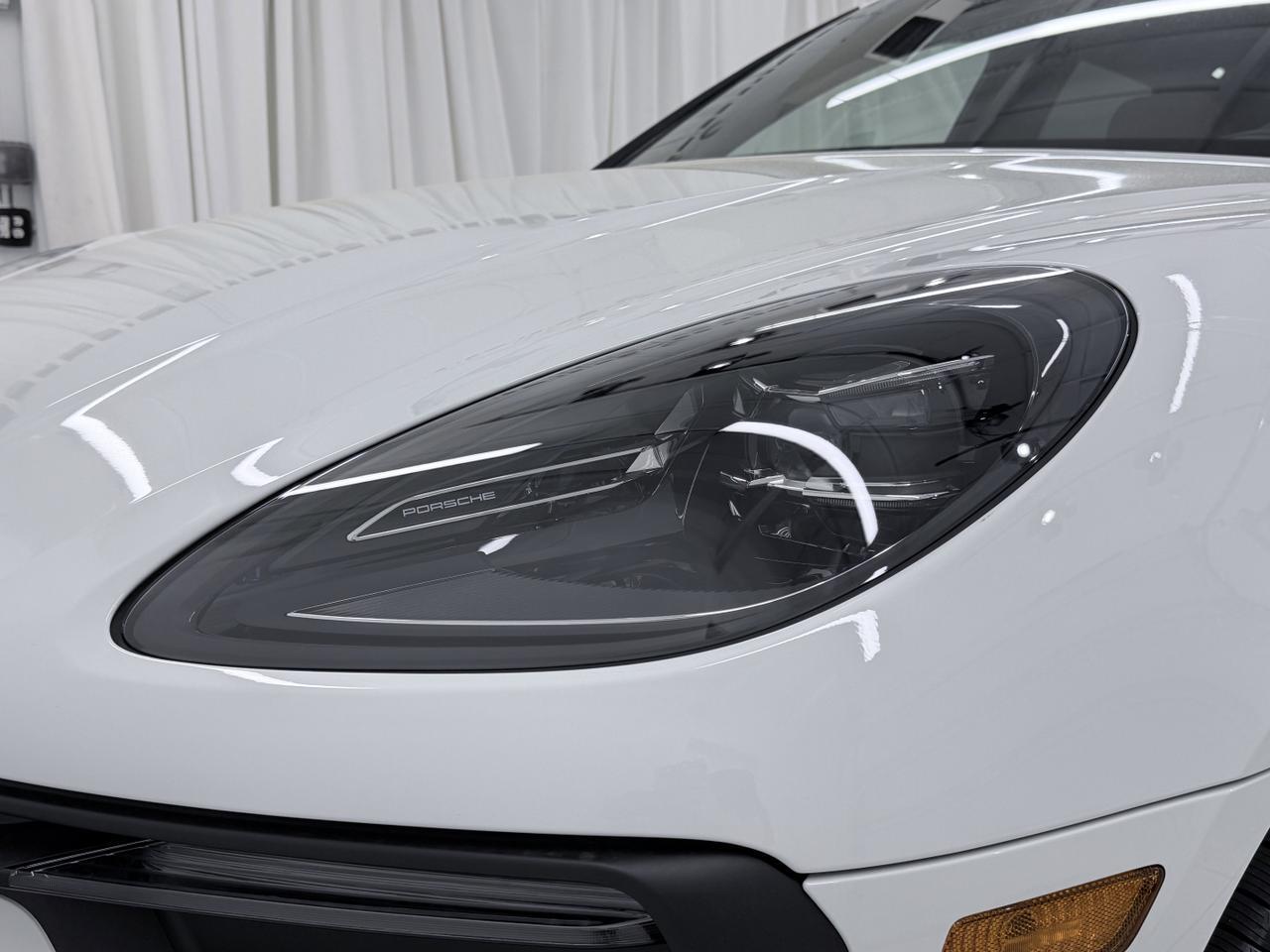 2026 Porsche Macan Newark DE