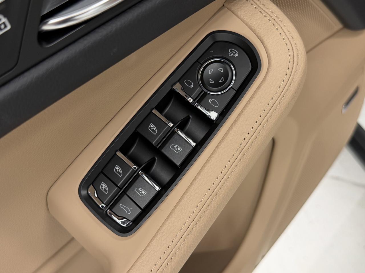 2026 Porsche Macan Newark DE