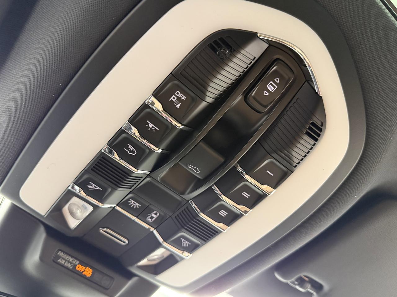 2026 Porsche Macan Newark DE