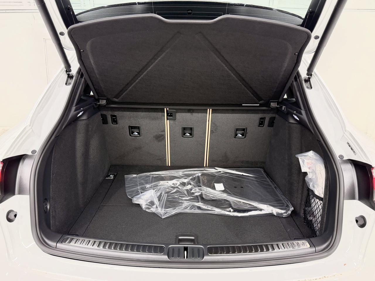2026 Porsche Macan Newark DE