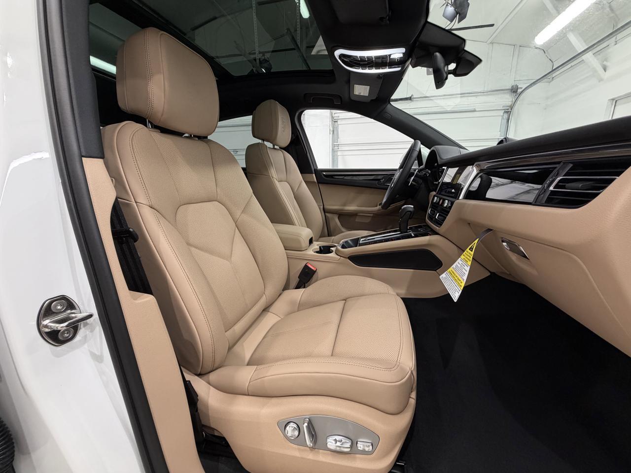2026 Porsche Macan Newark DE
