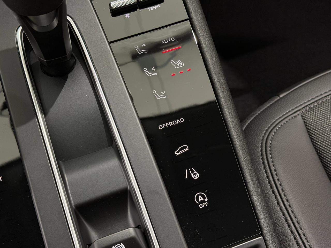 2026 Porsche Macan Newark DE