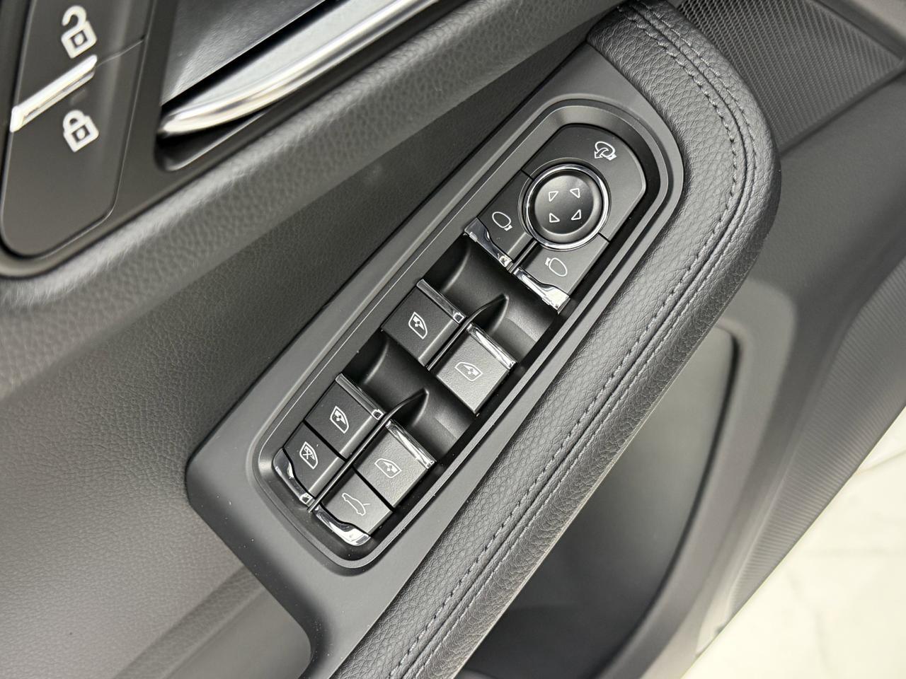 2026 Porsche Macan Newark DE