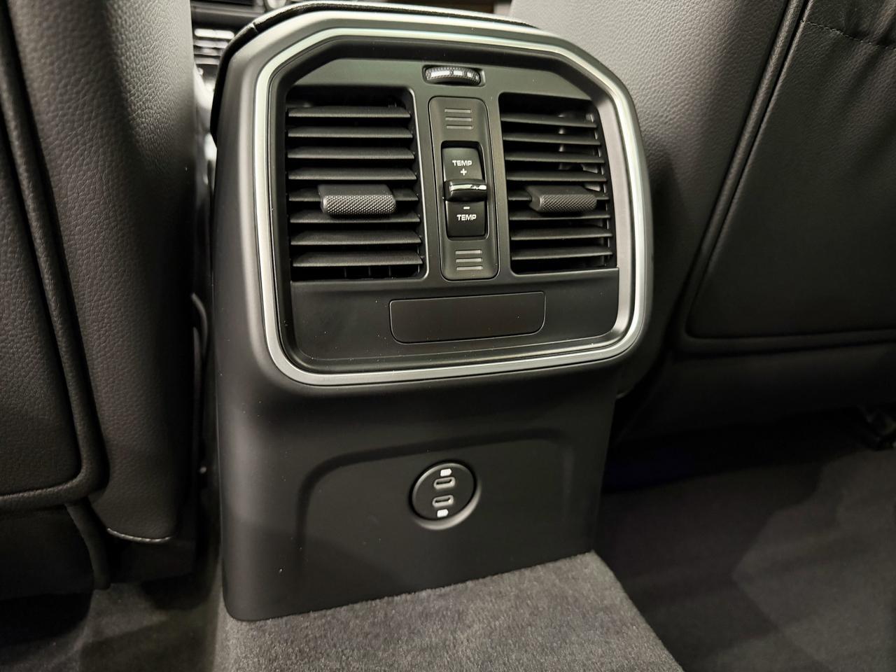2026 Porsche Macan Newark DE