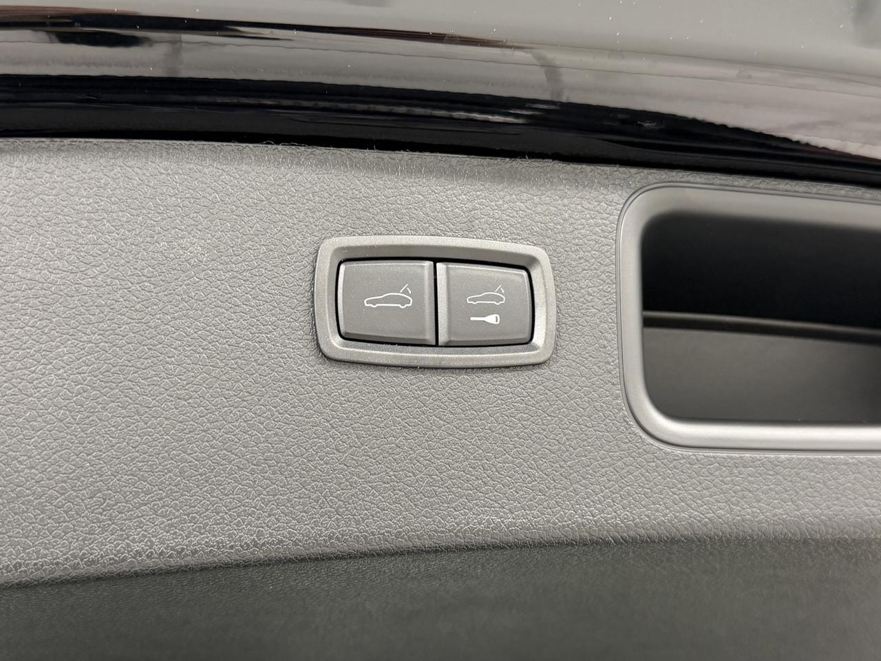 2026 Porsche Macan Newark DE