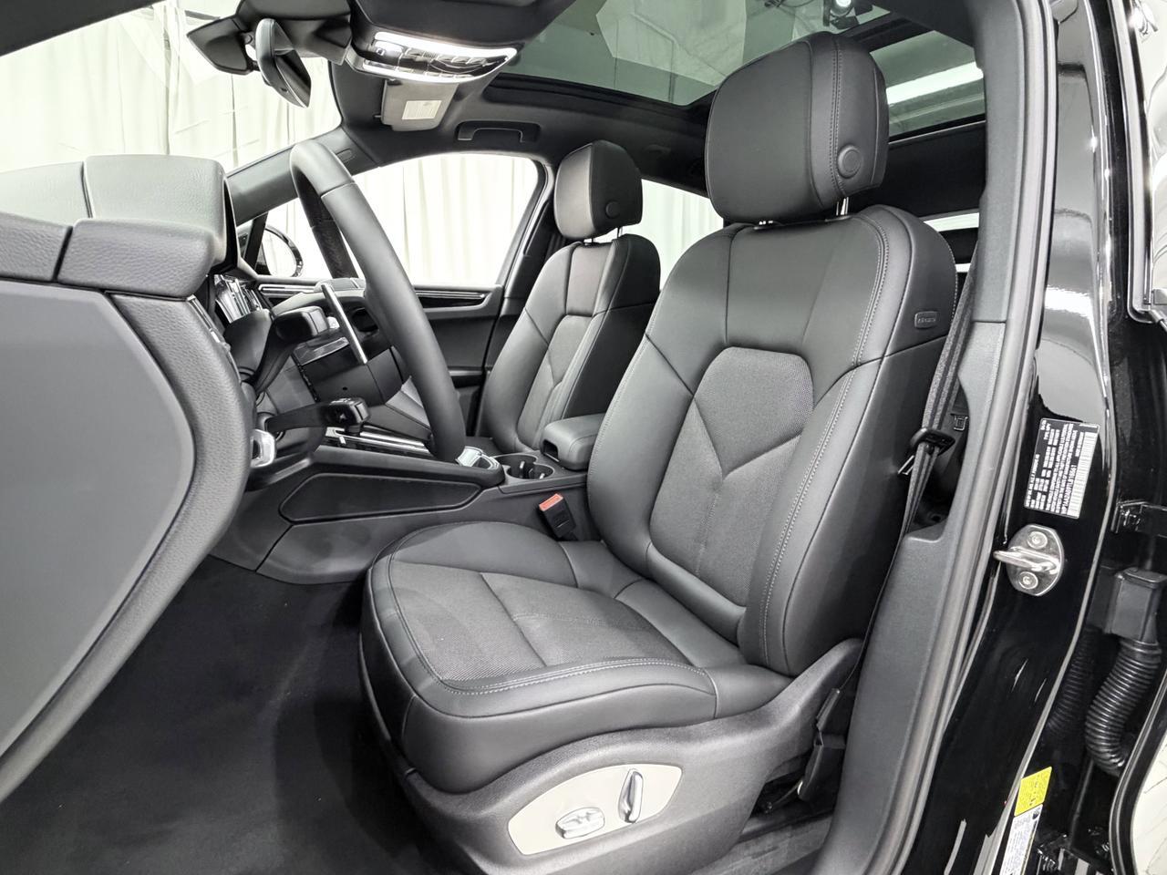 2026 Porsche Macan Newark DE