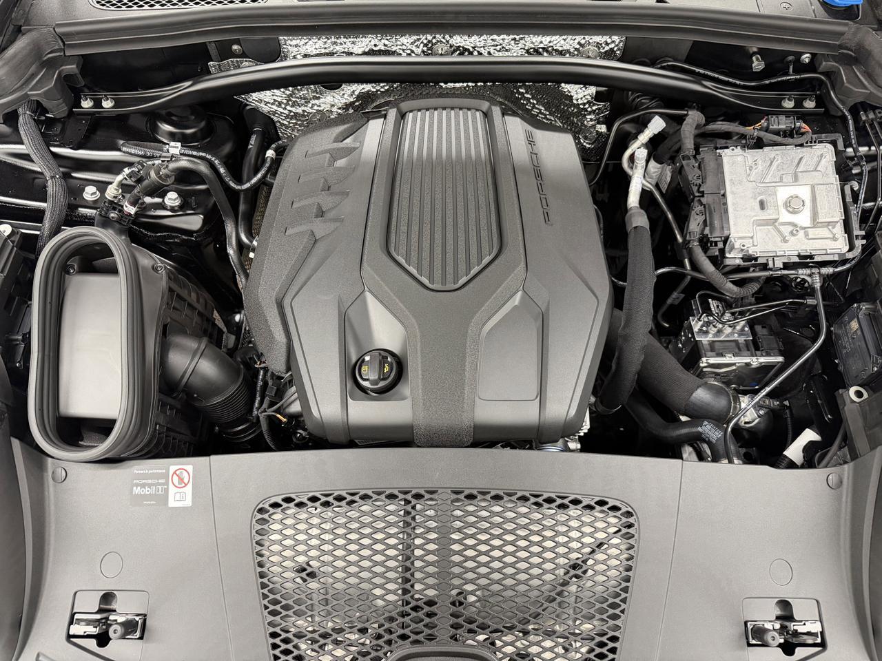 2026 Porsche Macan Newark DE