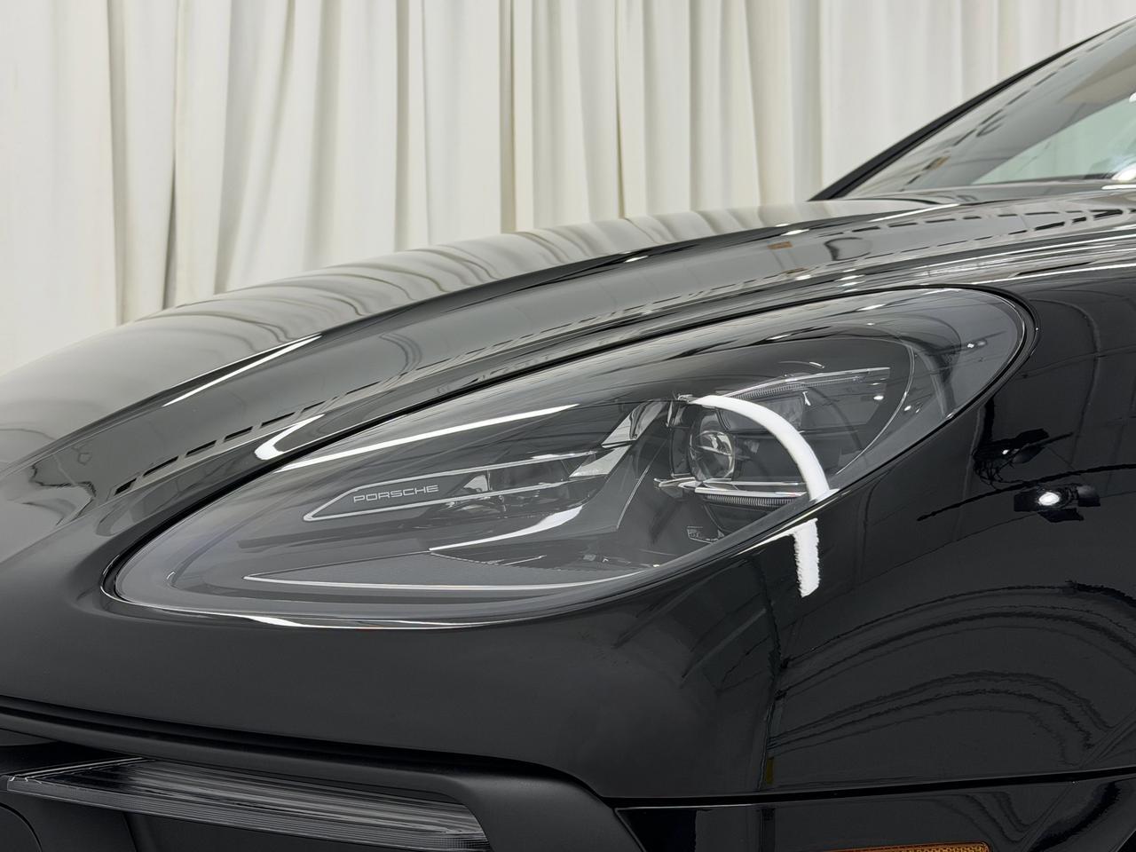 2026 Porsche Macan Newark DE