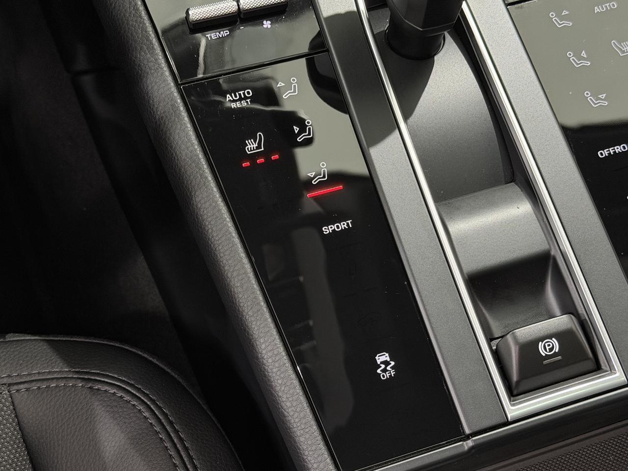 2026 Porsche Macan Newark DE