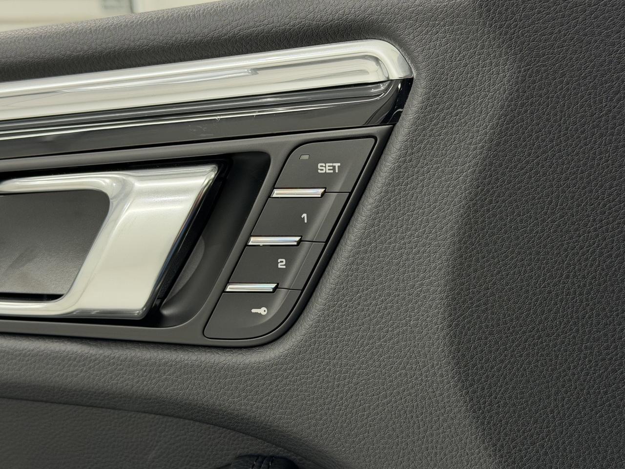 2026 Porsche Macan Newark DE