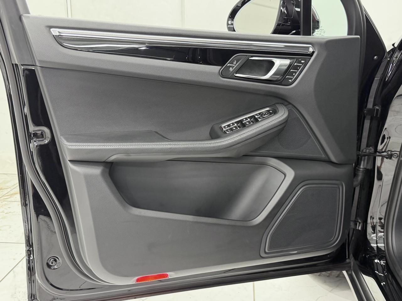 2026 Porsche Macan Newark DE