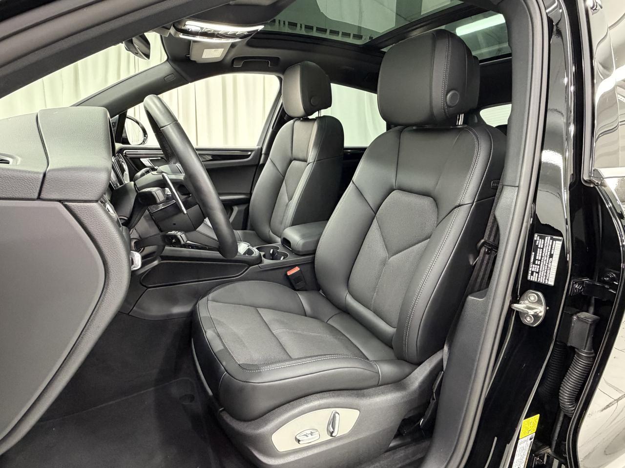 2026 Porsche Macan Newark DE