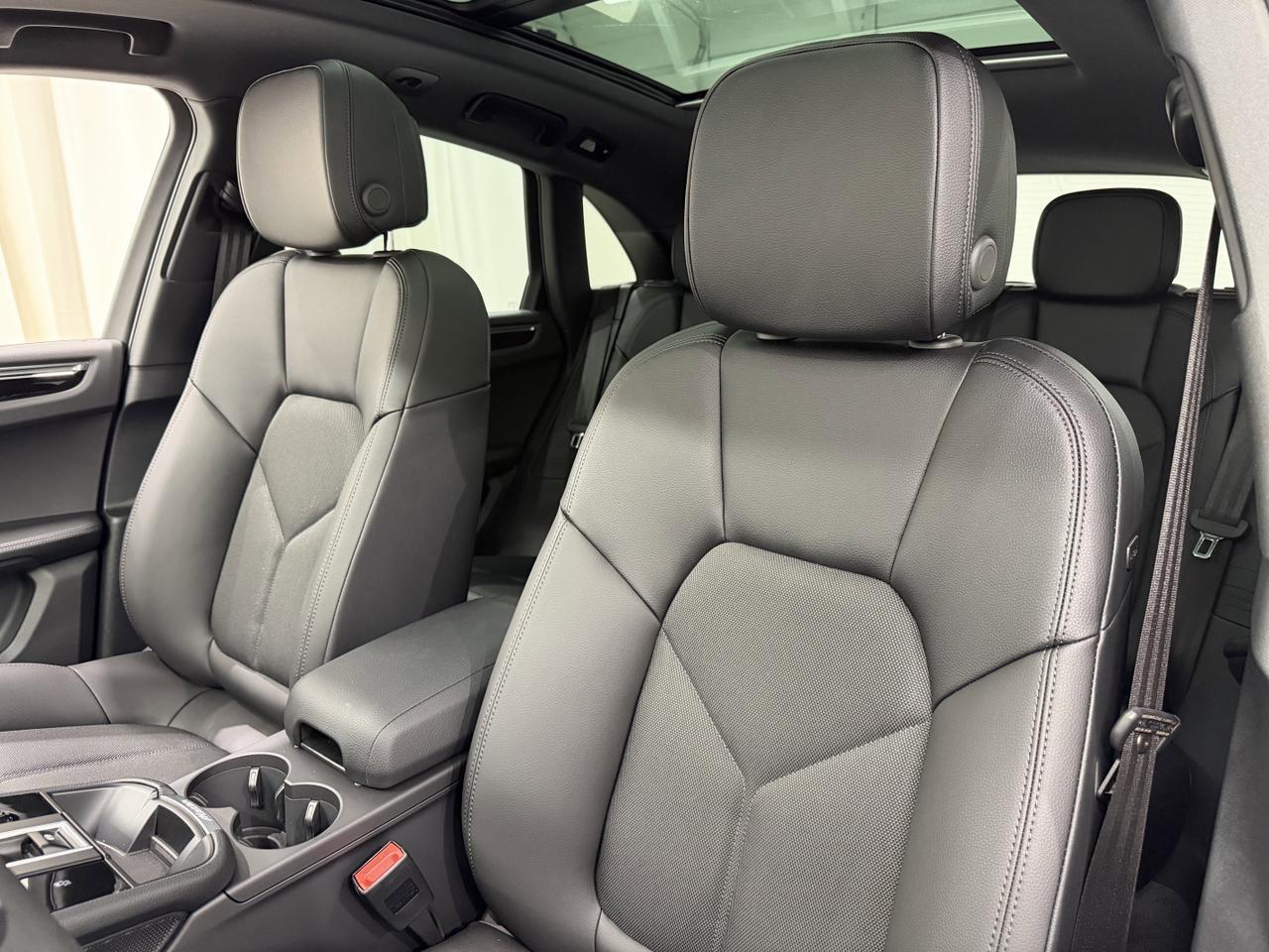 2026 Porsche Macan Newark DE