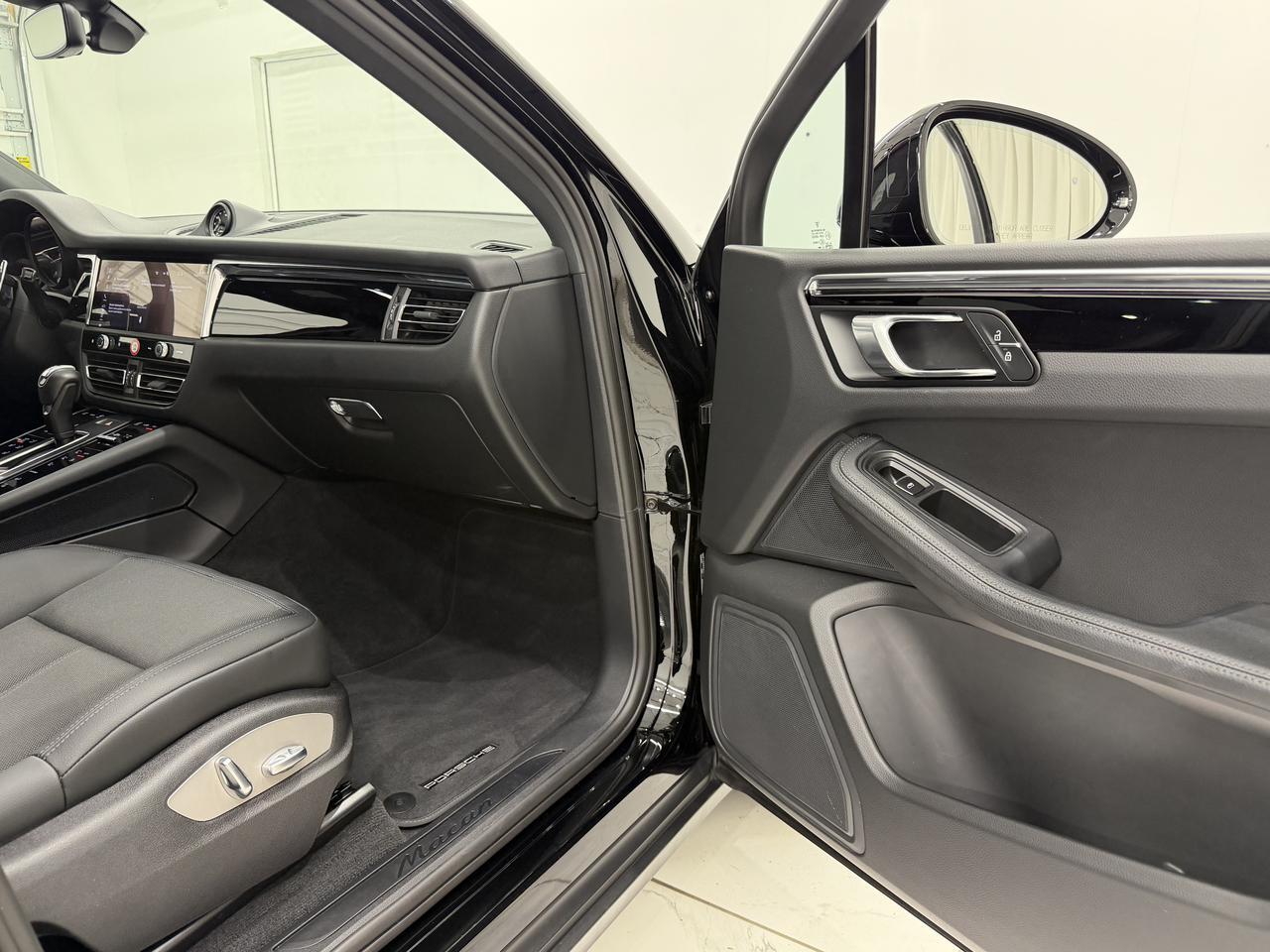 2026 Porsche Macan Newark DE