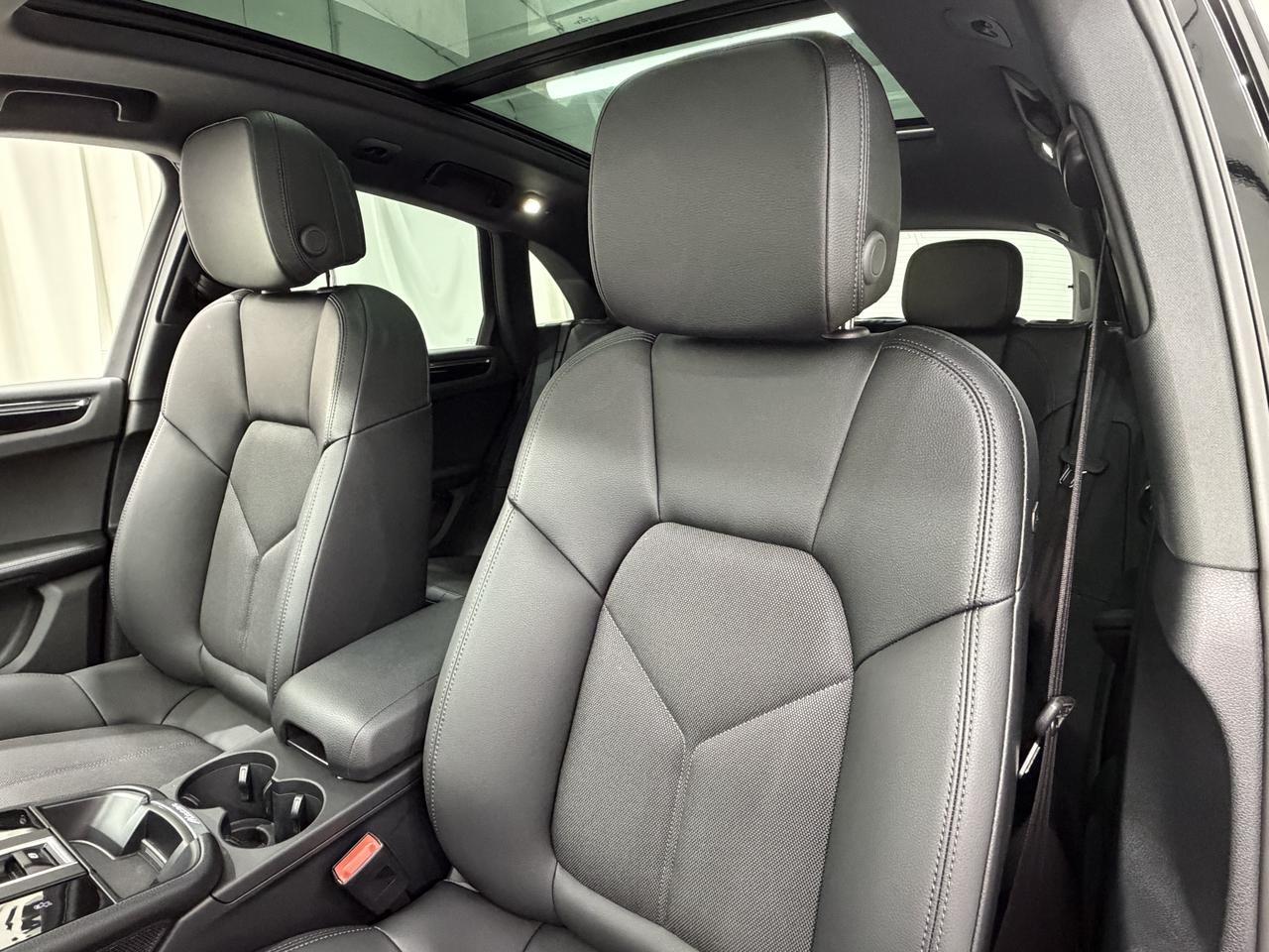 2026 Porsche Macan Newark DE