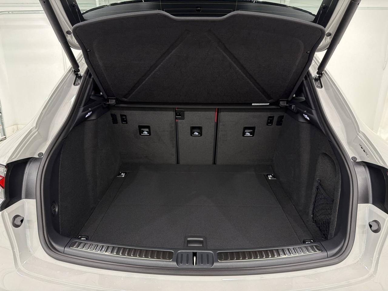 2026 Porsche Macan Newark DE