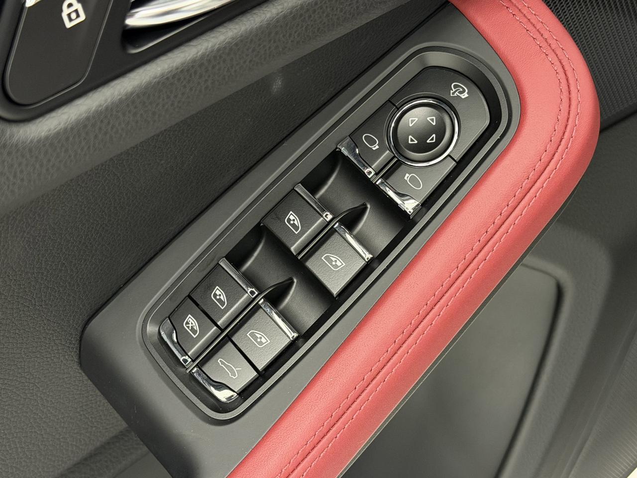 2026 Porsche Macan Newark DE