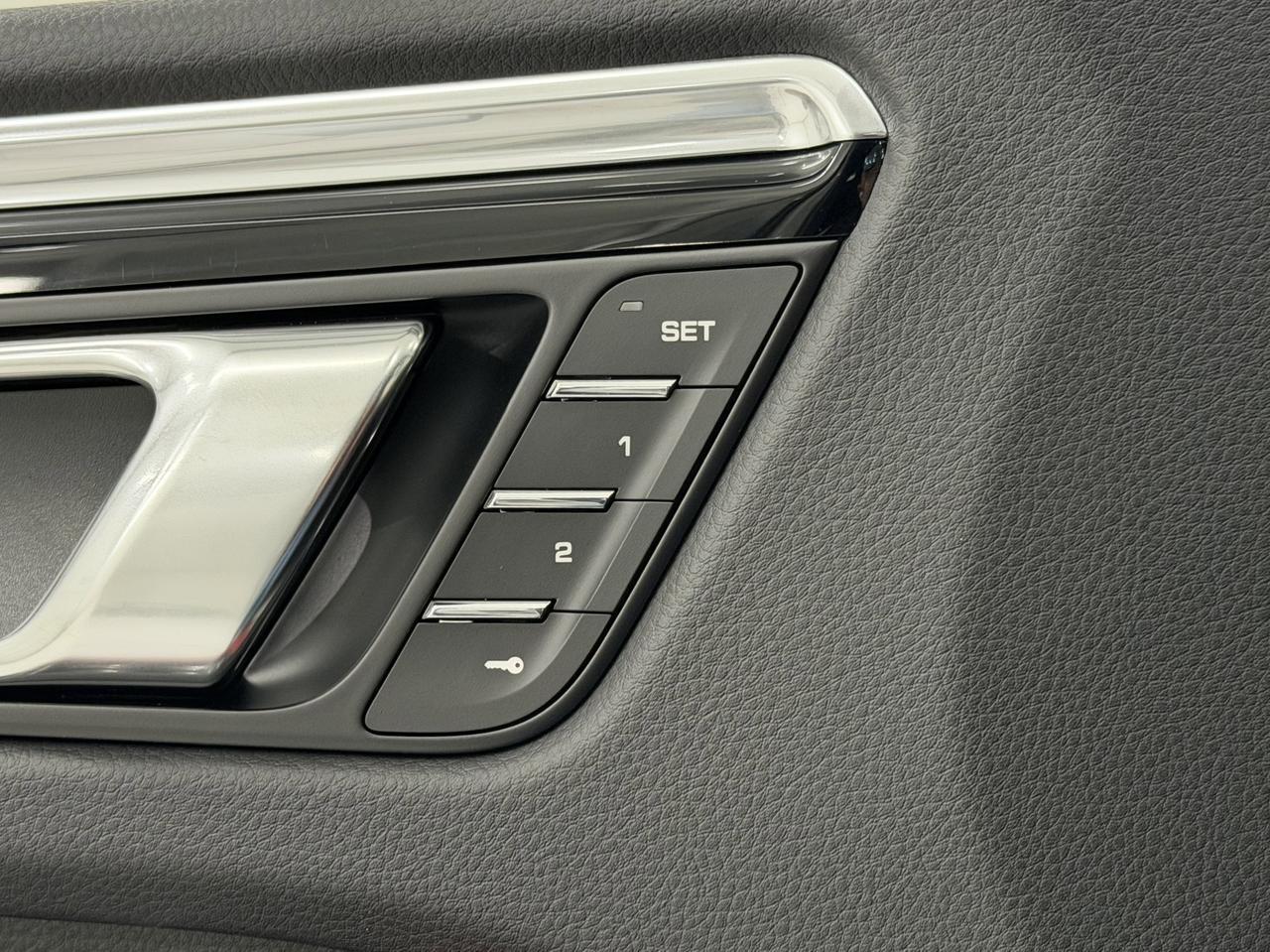 2026 Porsche Macan Newark DE