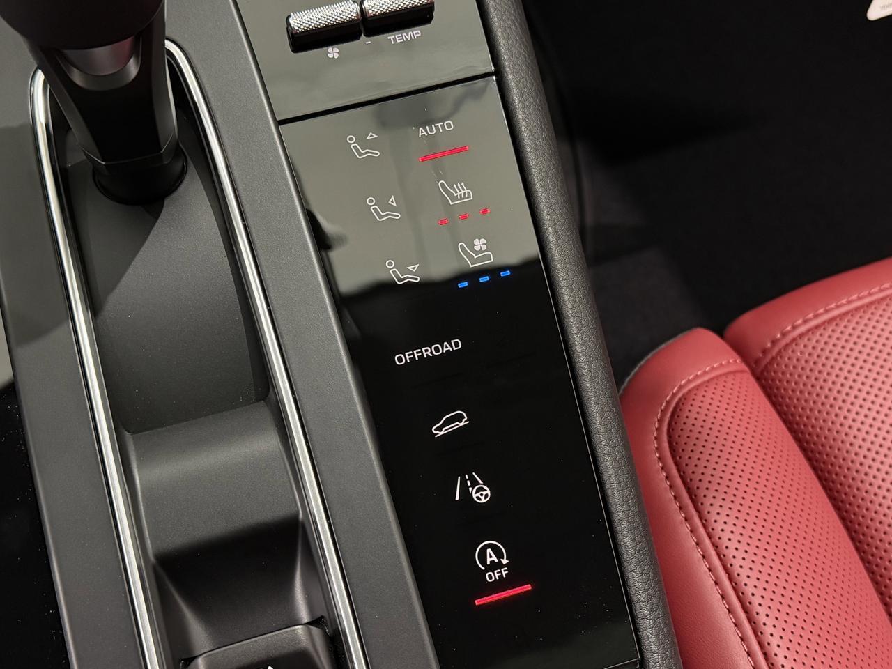 2026 Porsche Macan Newark DE