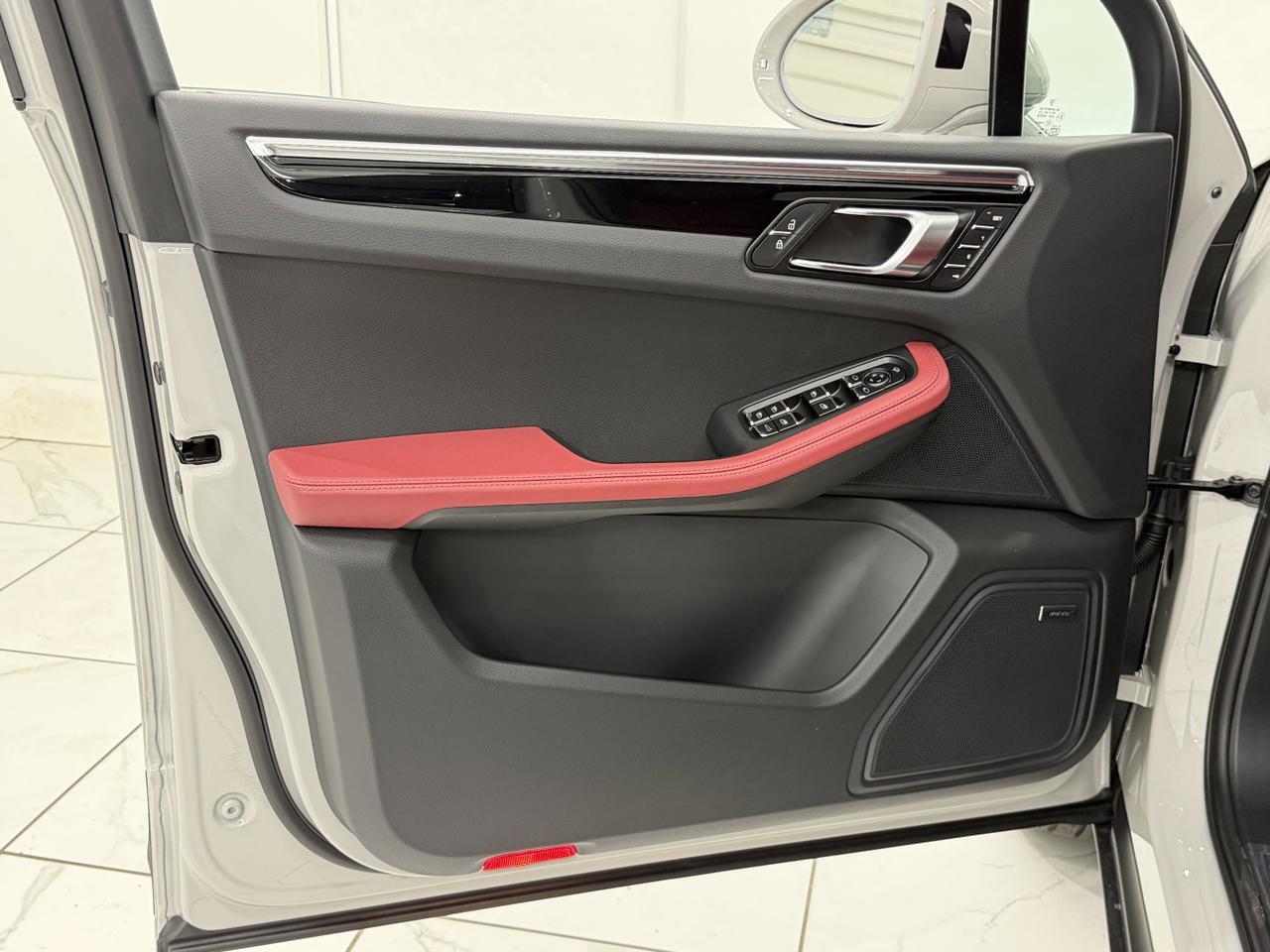 2026 Porsche Macan Newark DE