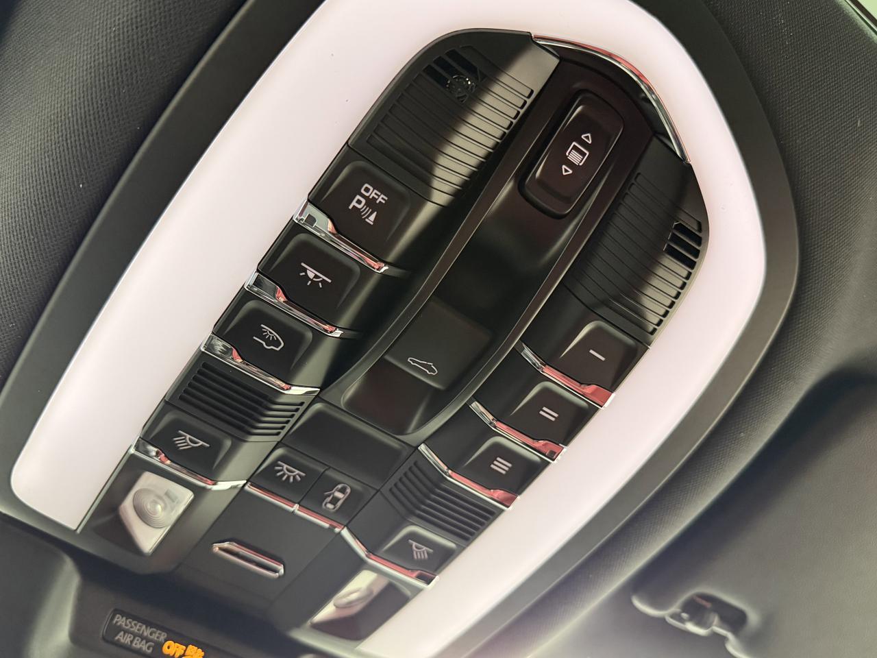 2026 Porsche Macan Newark DE